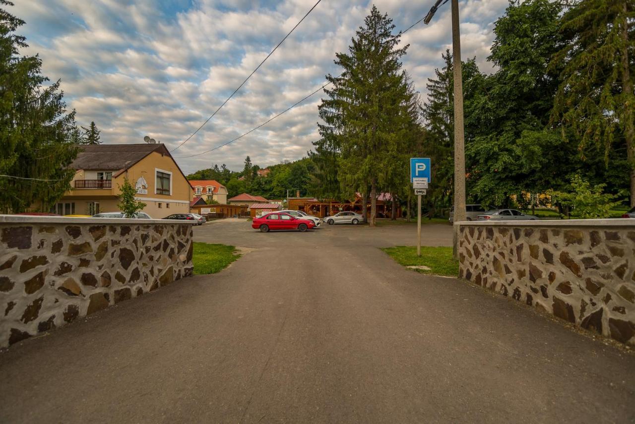 Lipicai Ifjusagi Szallo Szilvasvarad Exterior photo
